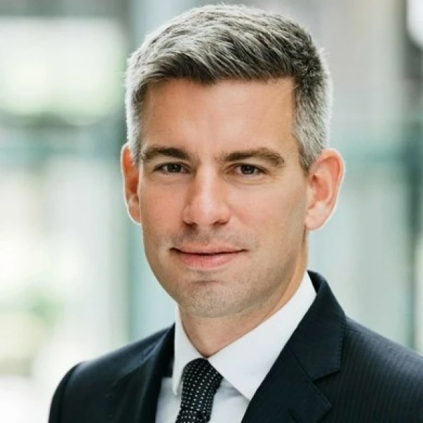 Dr. Alexander Schellong