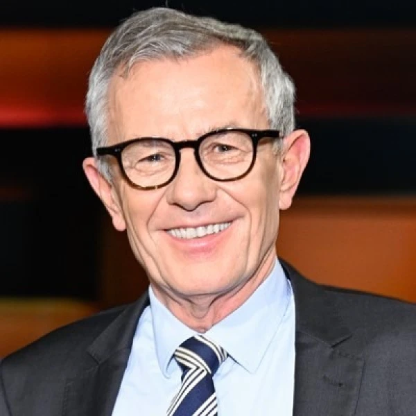 Dr.  Andreas Reinicke