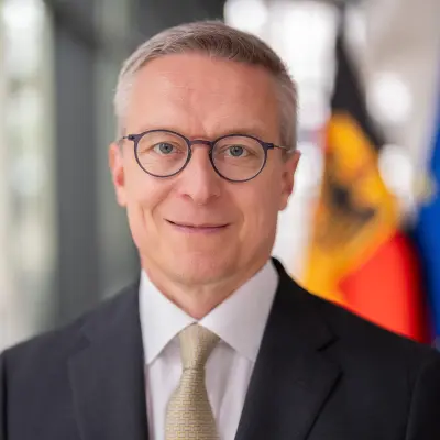 Dr. Karsten Wildberger