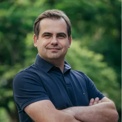 Dr. Jarek Kutylowski