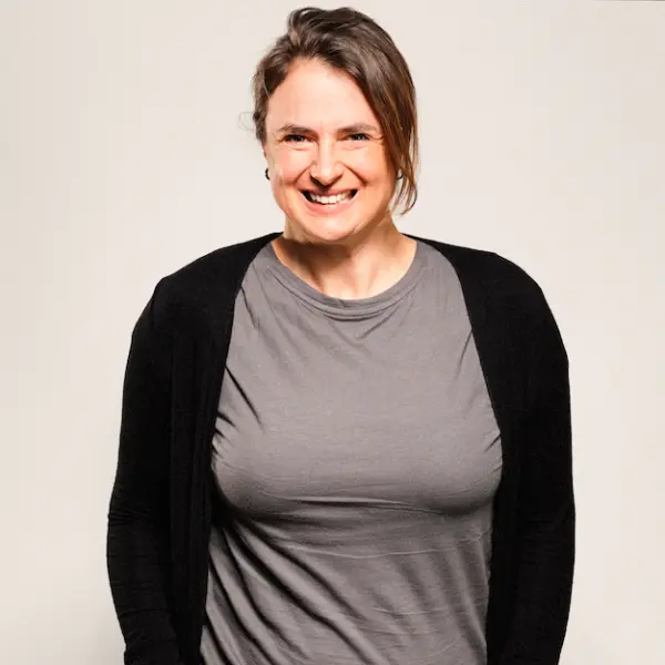 Dr. Claudia Armbrüster